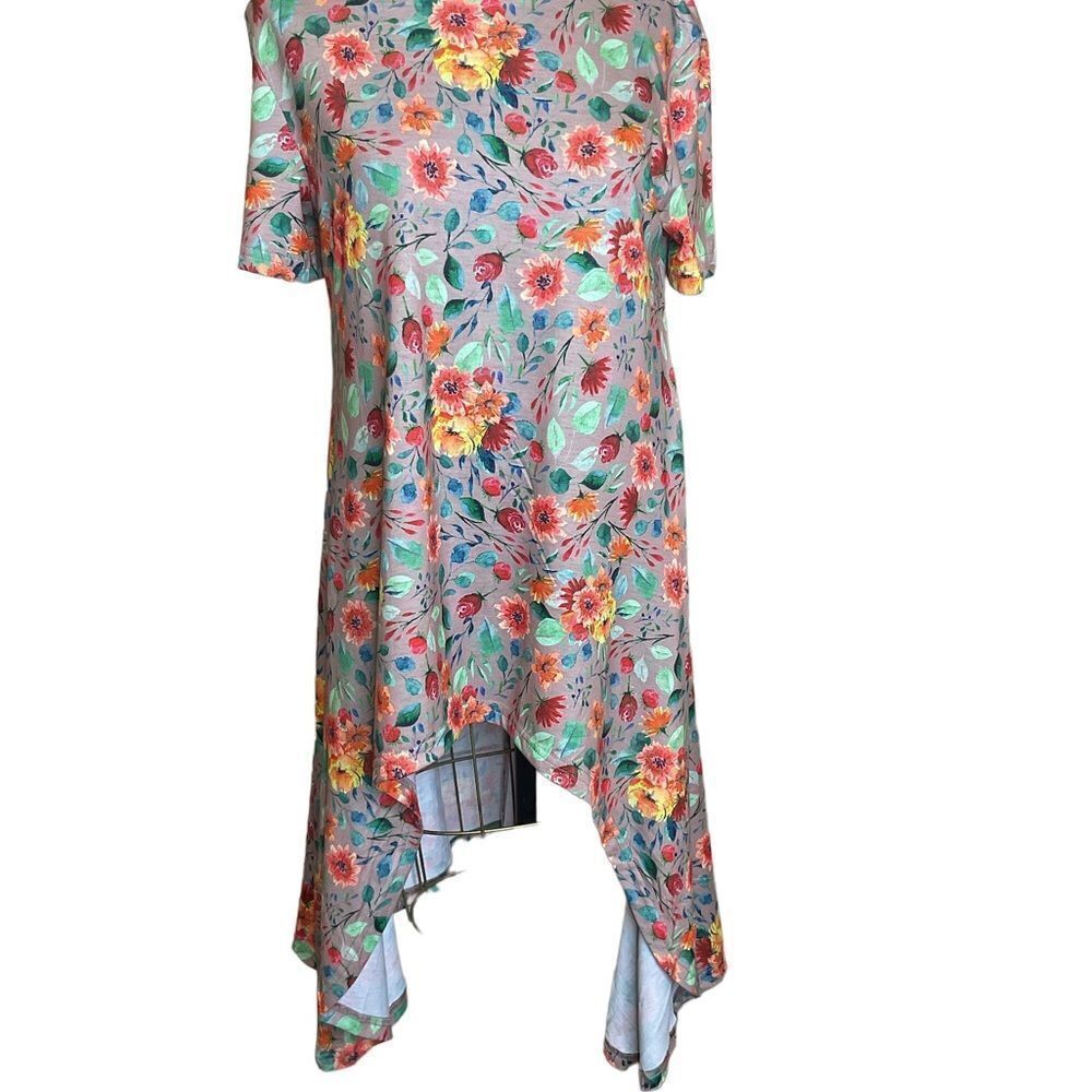 Crazy Train High/Low Knit Top Short Sleeve Floral Size M NWOT